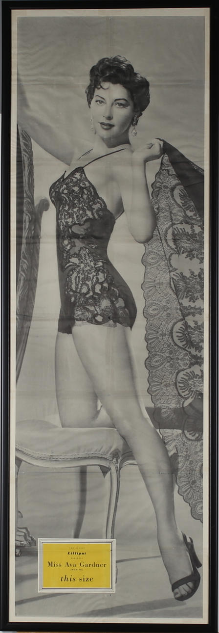 FILMAFFISCH. The August Lilliput presents Miss Ava Gardner this size.