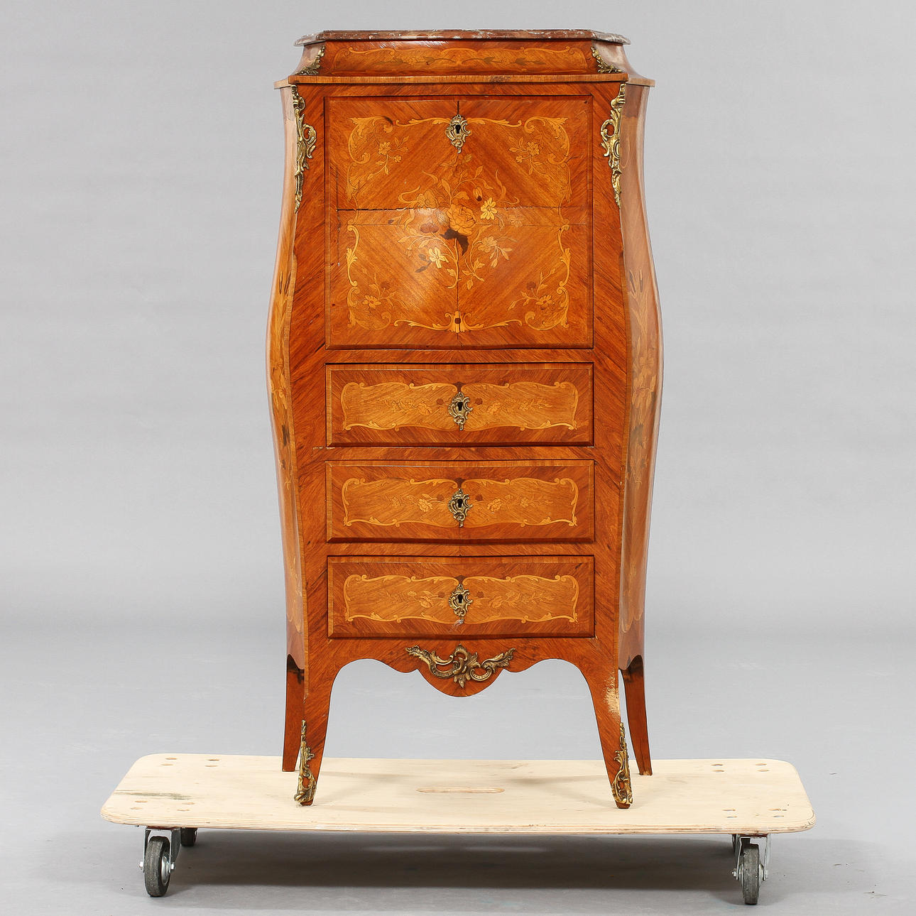 CHIFFONIER, rokokostil, 1900-tal.