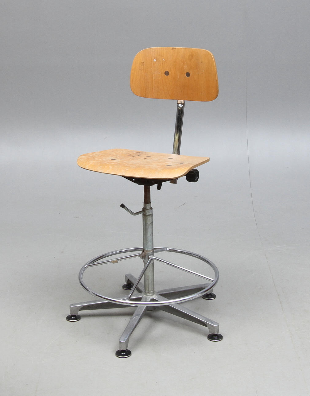 SKRIVBORDSSTOL, industrimodell, Kinnarps Kontorsmöbler Falköping.