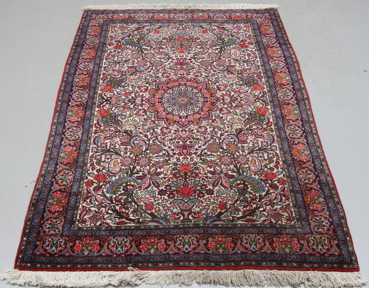 MATTA, orientalisk, ca 157 x 112 cm.
