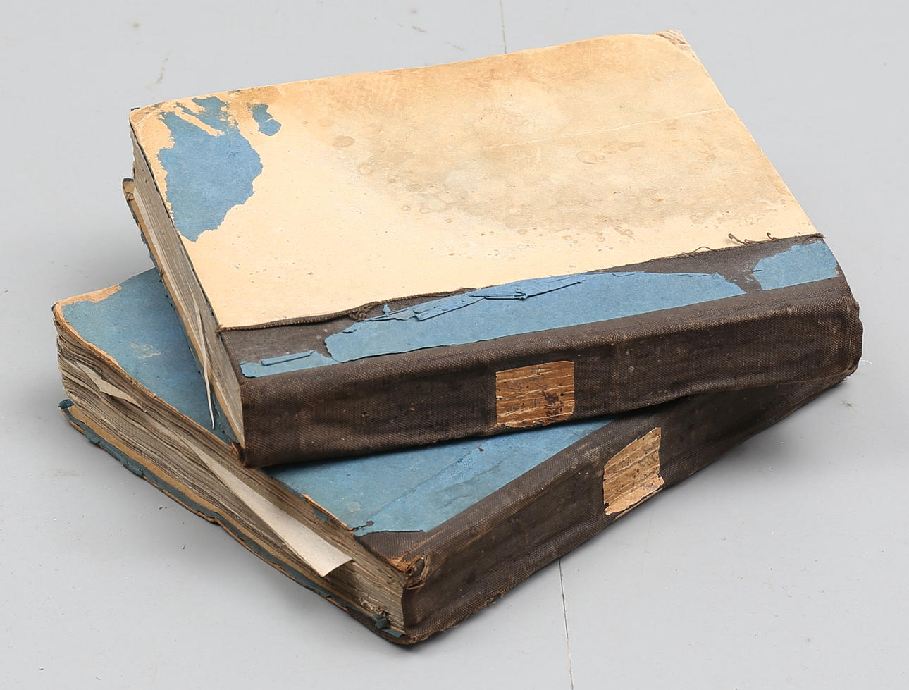 KUNGÖRELSER och PROTOKOLL, inbundna, 1820 och 1826-27.