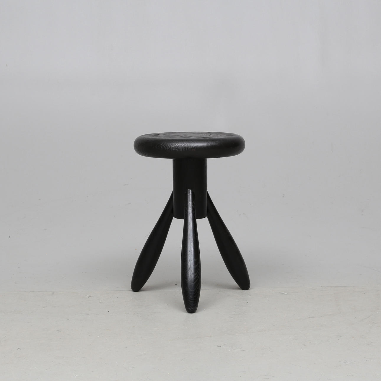 Stool, Artek, Design Eero Aarnio, "Baby Rocket" 2011.