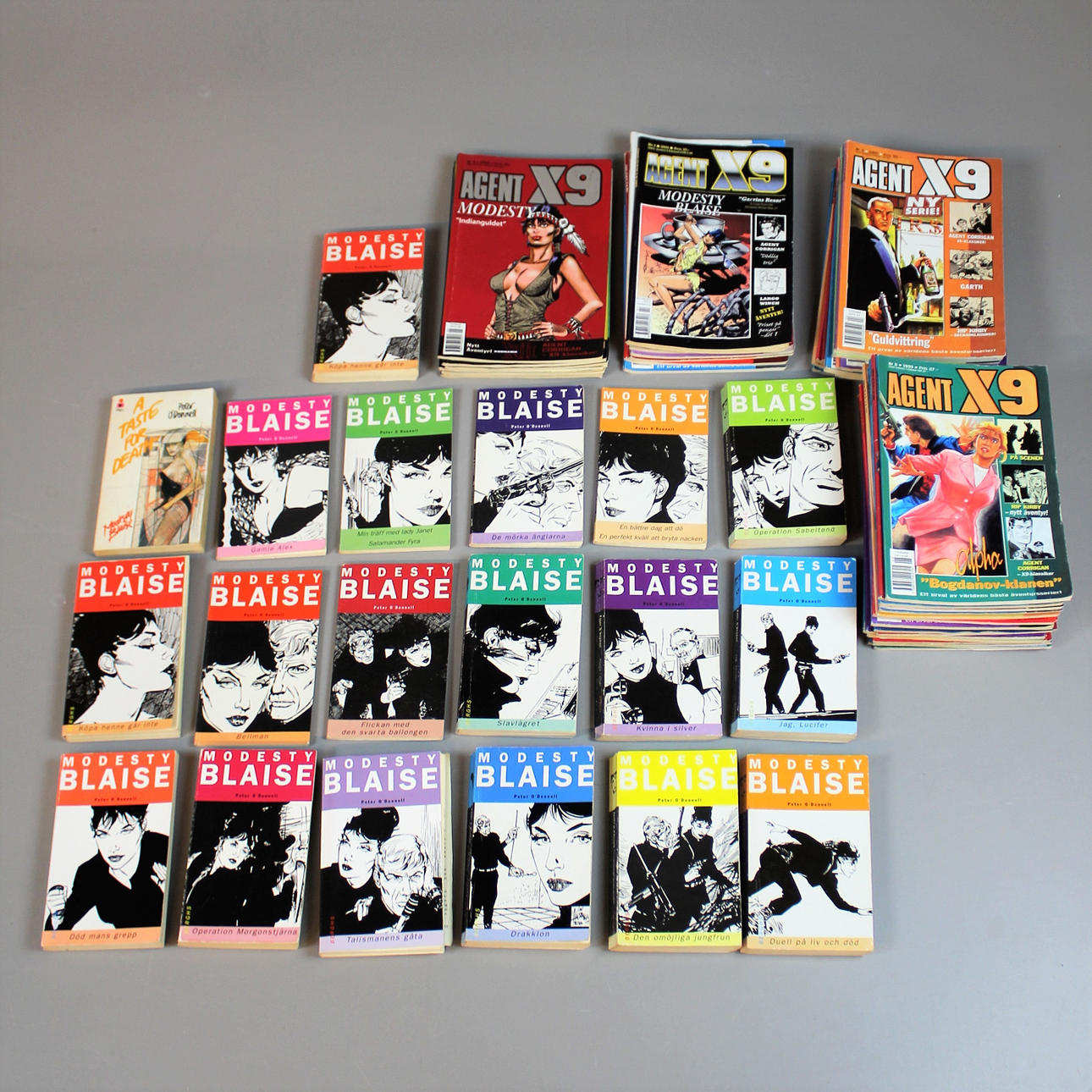 BÖCKER och ALBUM, "Modesty Blaise" av Peter o'Donnell.