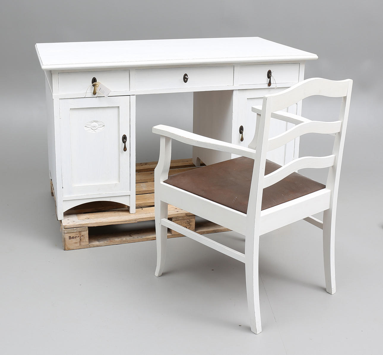 SKRIVBORD med KARMSTOL, jugend, Äpplet, 1900-talets första kvartal.