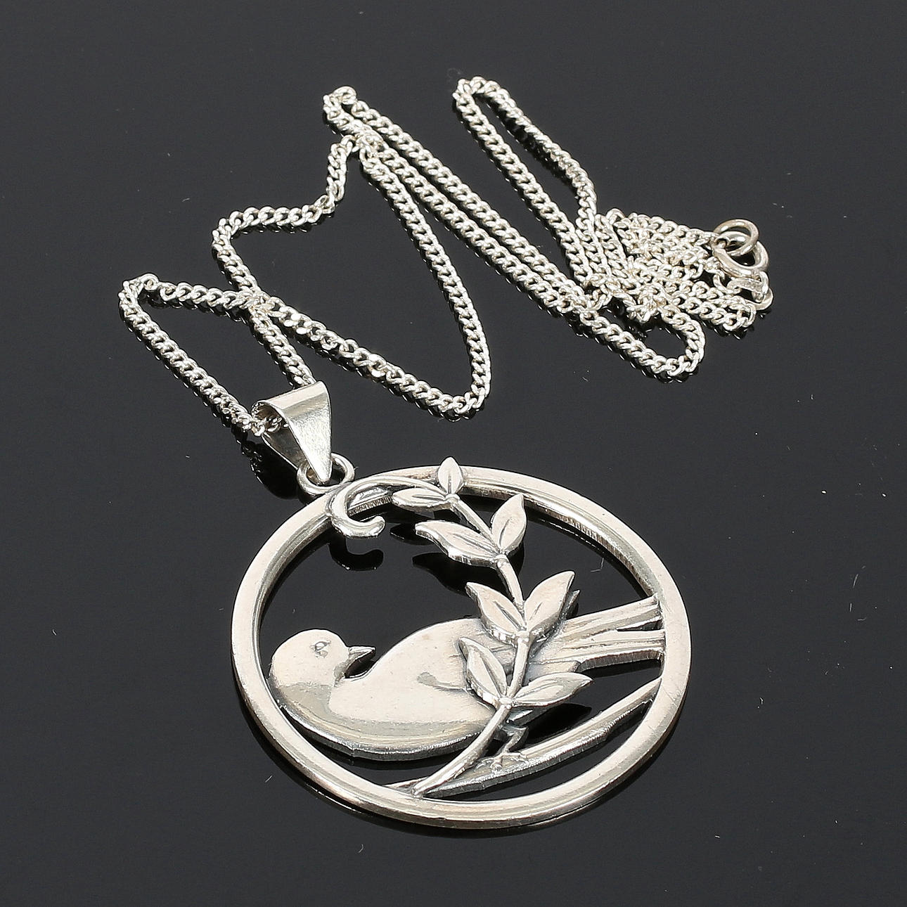 ANHÄNGER mit KETTE, Silber, "Friedenstaube", 1900er.