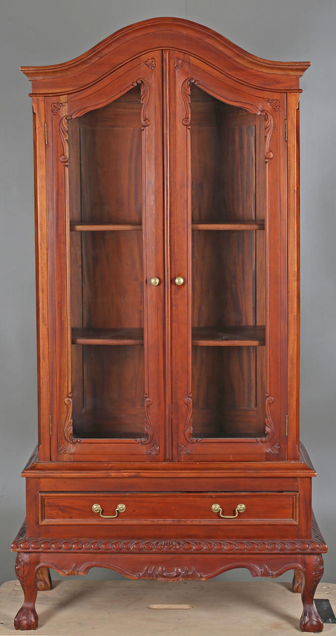 BIBLIOTEKSSKÅP, Chippendalestil, 1900-talets senare del.