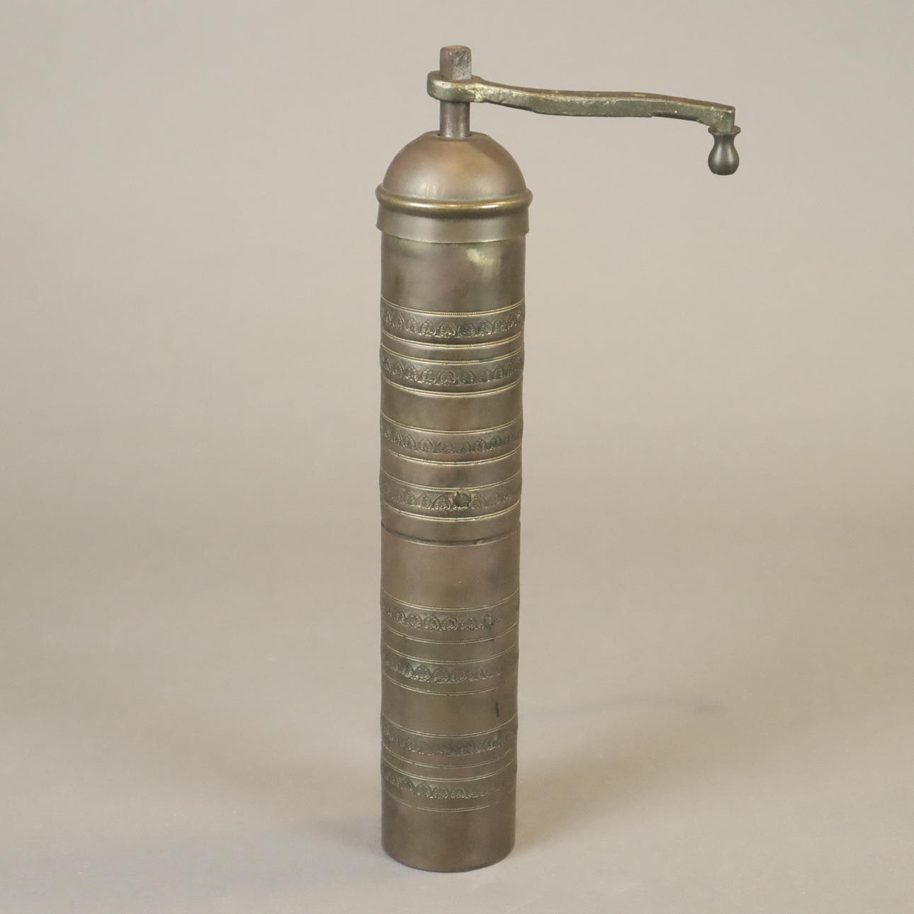 alte Mokka-MÜHLE / Pfeffer-Mühle.