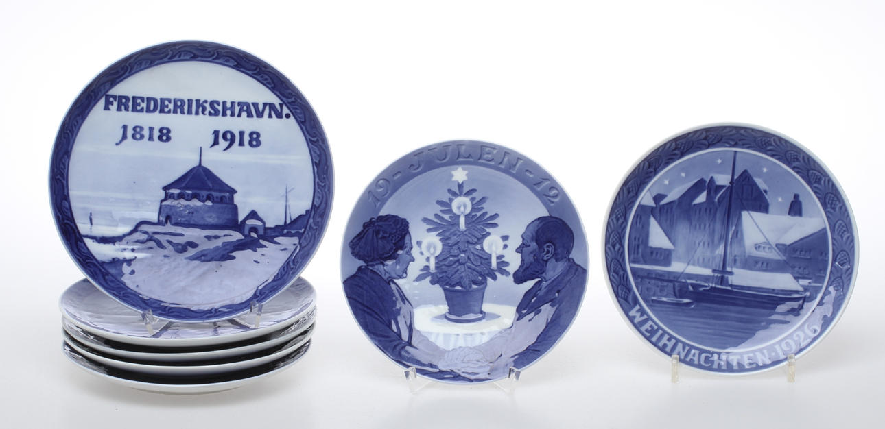 JULTALLRIKAR 6 st samt MINNESTALLRIK, porslin, Royal Copenhagen. 1910/1930-tal.