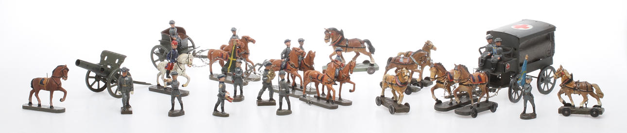 ELASTOLIN LINEOL 6,5 cm skalan. Hästanspänd ambulans och kanon, lösa draghästar och 9 FIGURER.