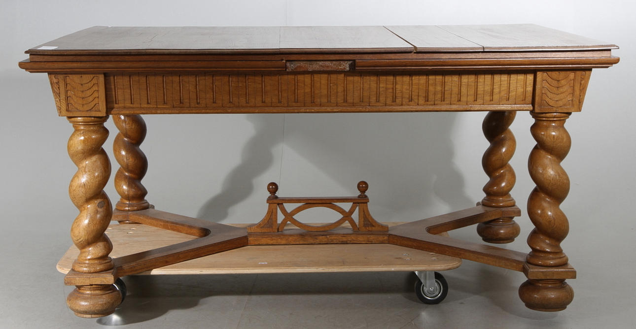 MATSALSBORD, barockstil, 1900-talets första kvartal.