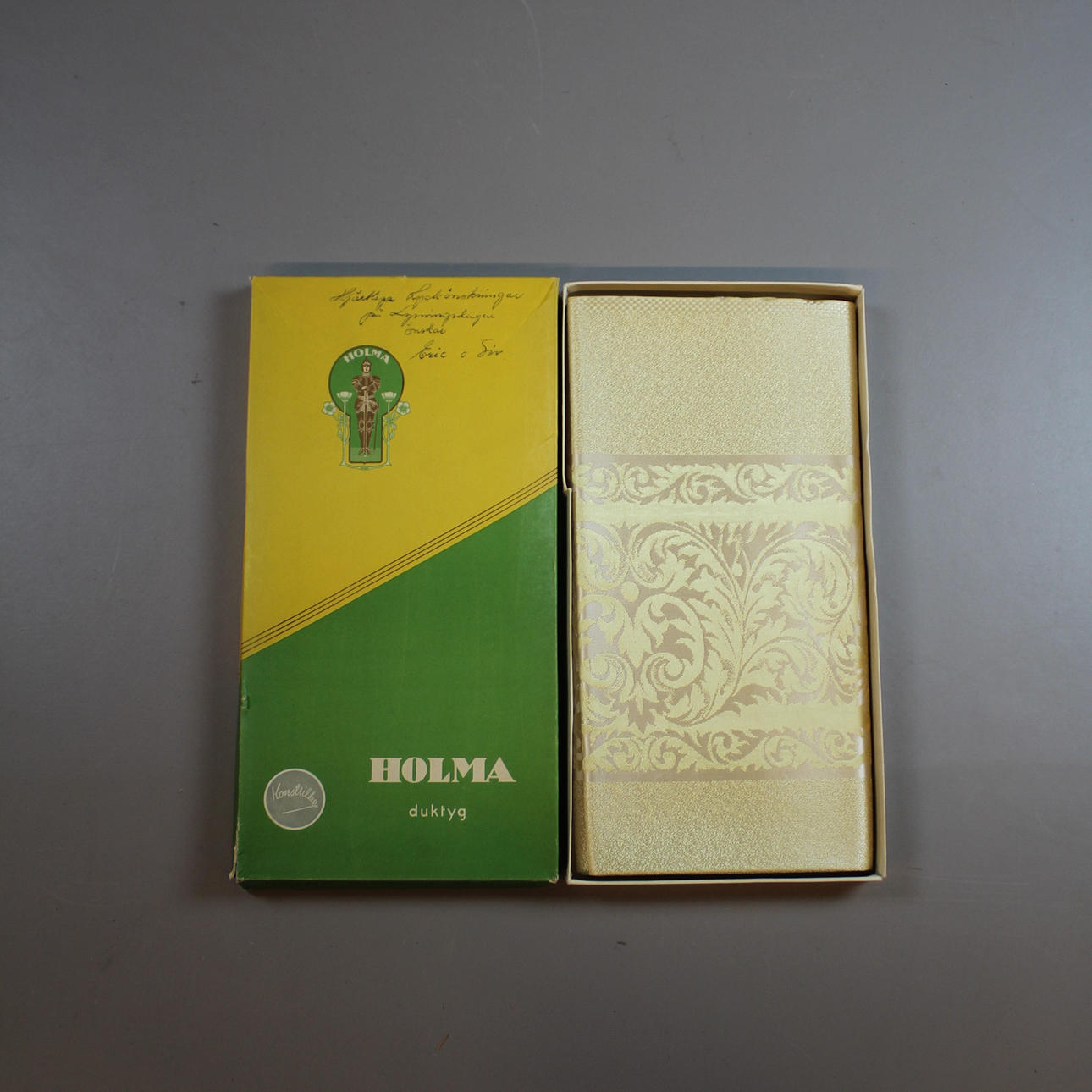 CLOTH. Artificial silk, Holma.