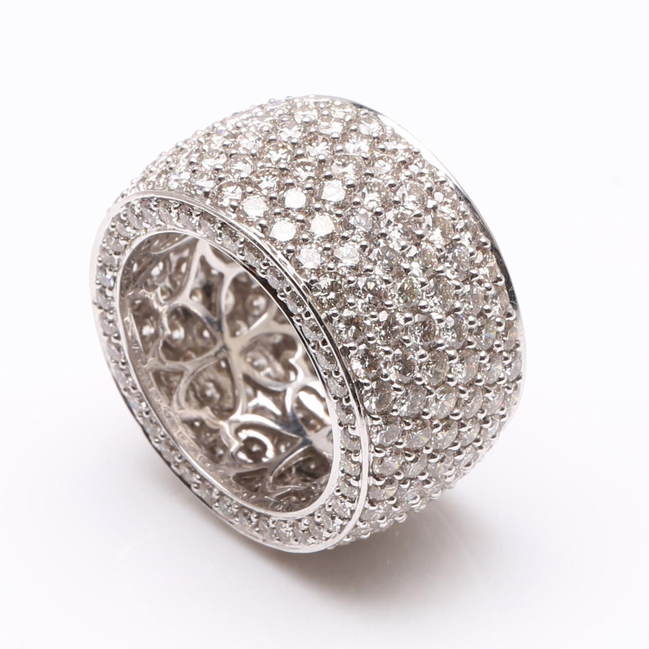 RING, 18K hvidguld, diamanter 7,83 ct.