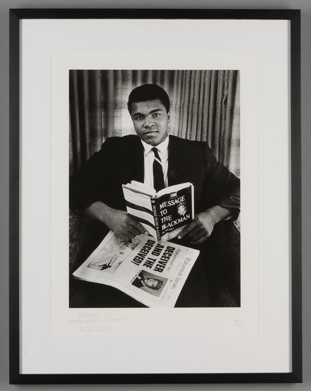 LEIF-ERIK NYGÅRDS. Muhammad Ali. Svartvitt fotografi. Pigment print. Signerat Leif-Erik Nygårds. 6/12.