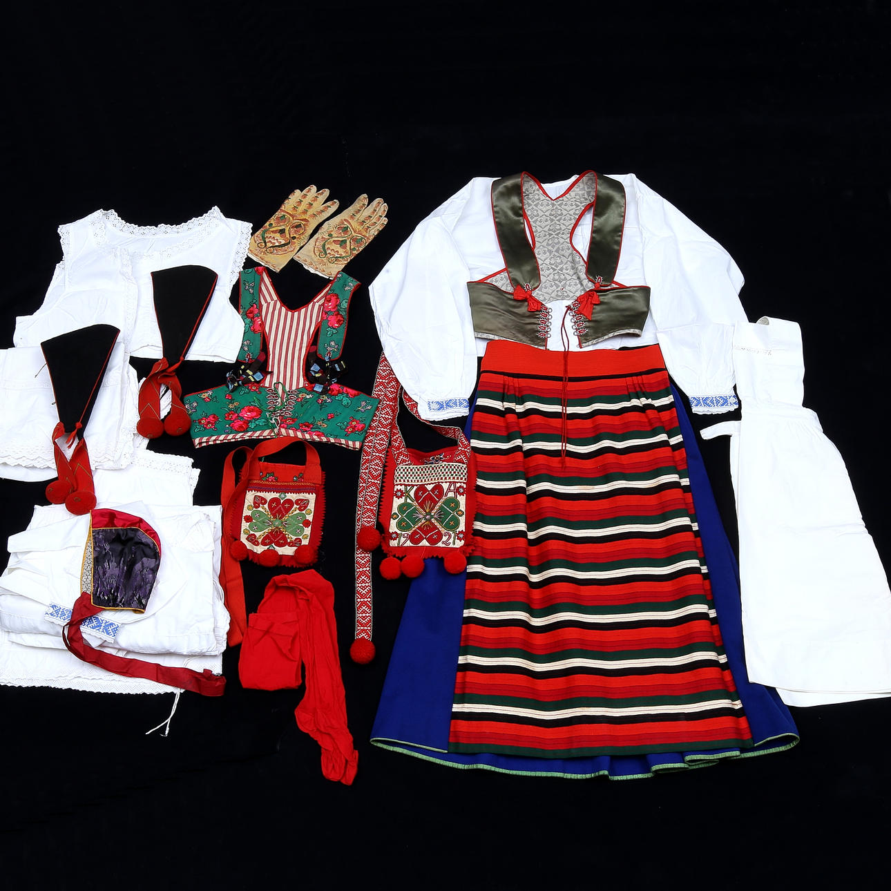 FOLKDRÄKT, dam, Rättvik.