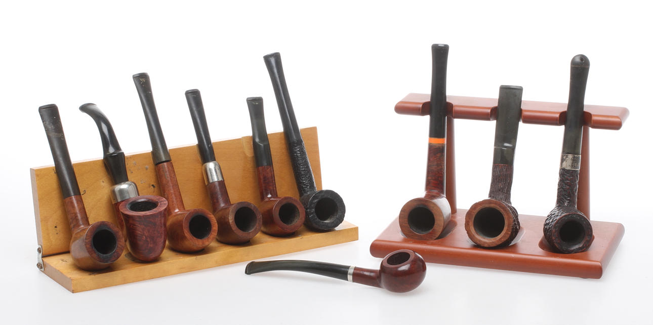 PIPOR, 10 st, med ställ, 1900-tal.