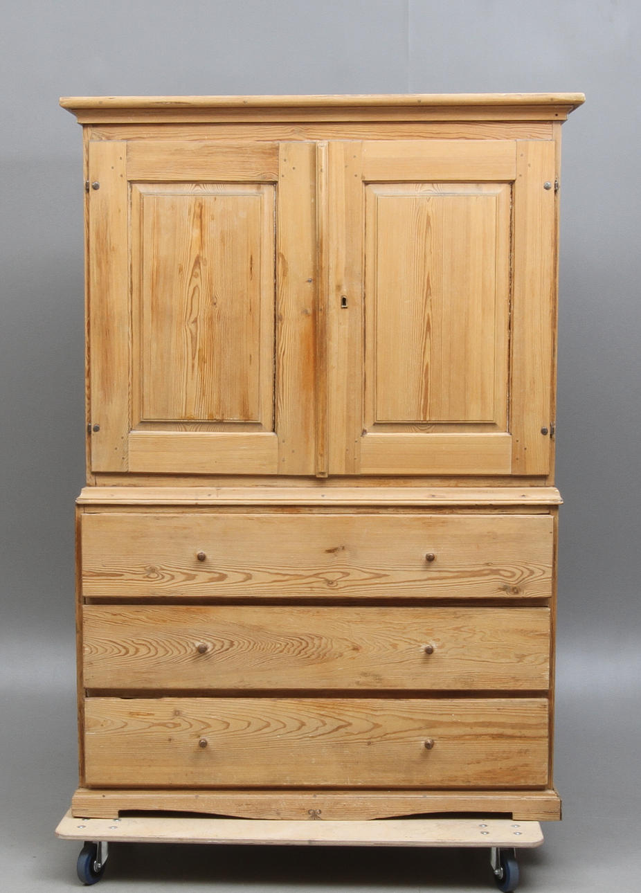 SKÅP, 2 delat, allmoge, furu, 1800-tal.