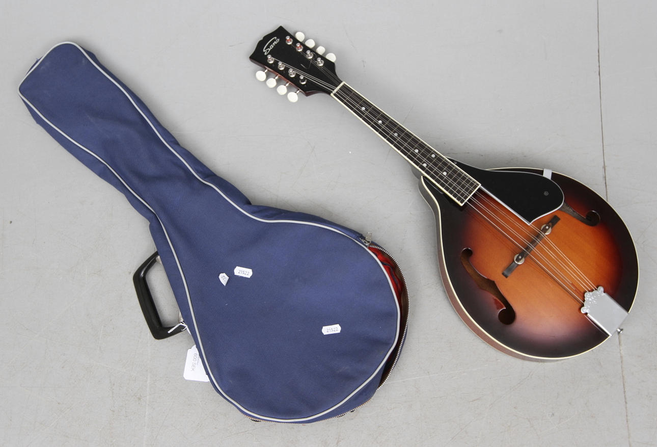 MANDOLIN samt TEXTILFODRAL, Sano, Japan.