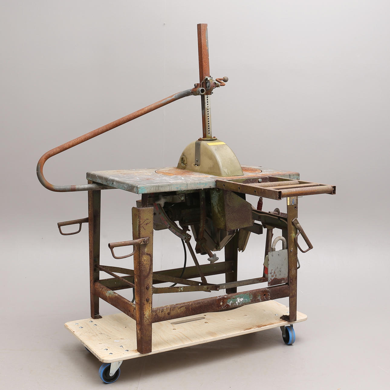 BYGGSÅG, Gjerdesåg Bordsåg med ställning.