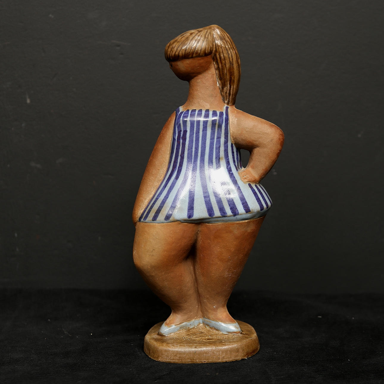 FIGURA, gres, "Dora", Lisa Larson, Gustavsberg.