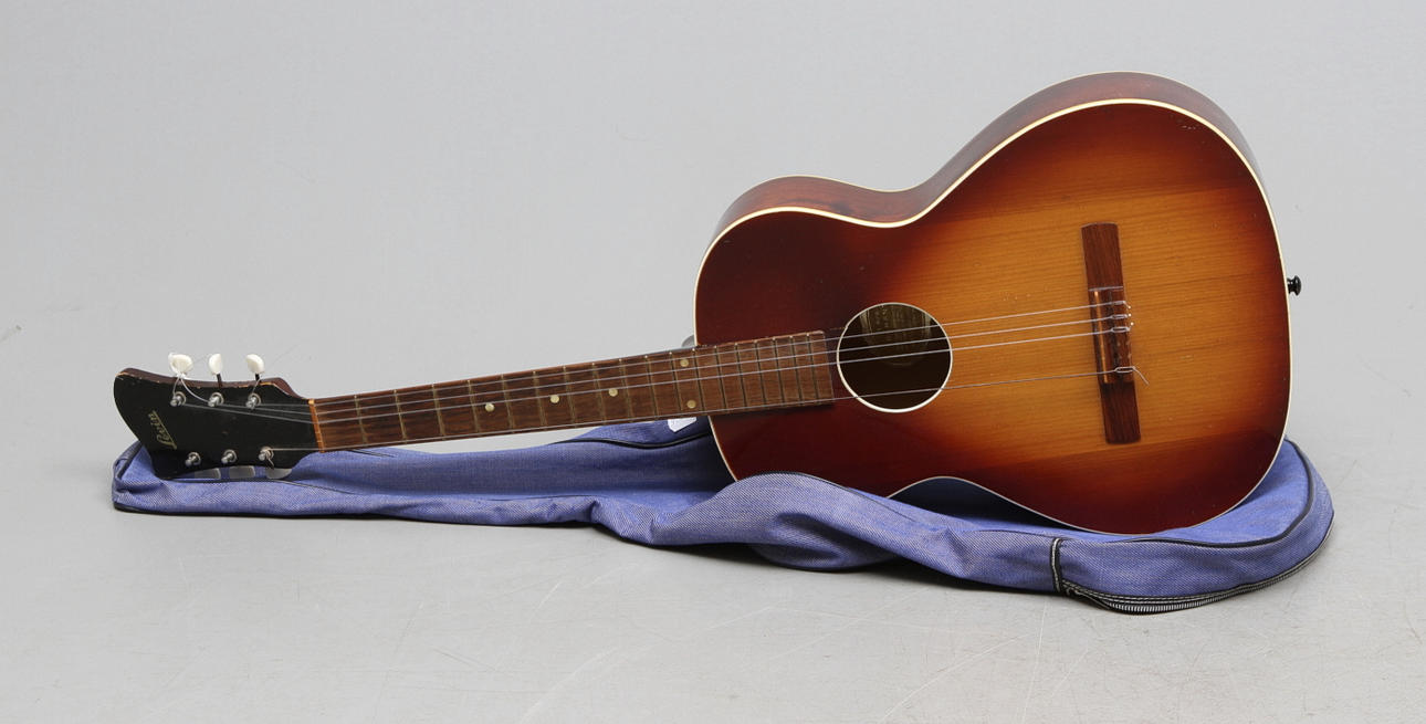 AKUSTISK GITARR, Levin, 1900-talets andra hälft.