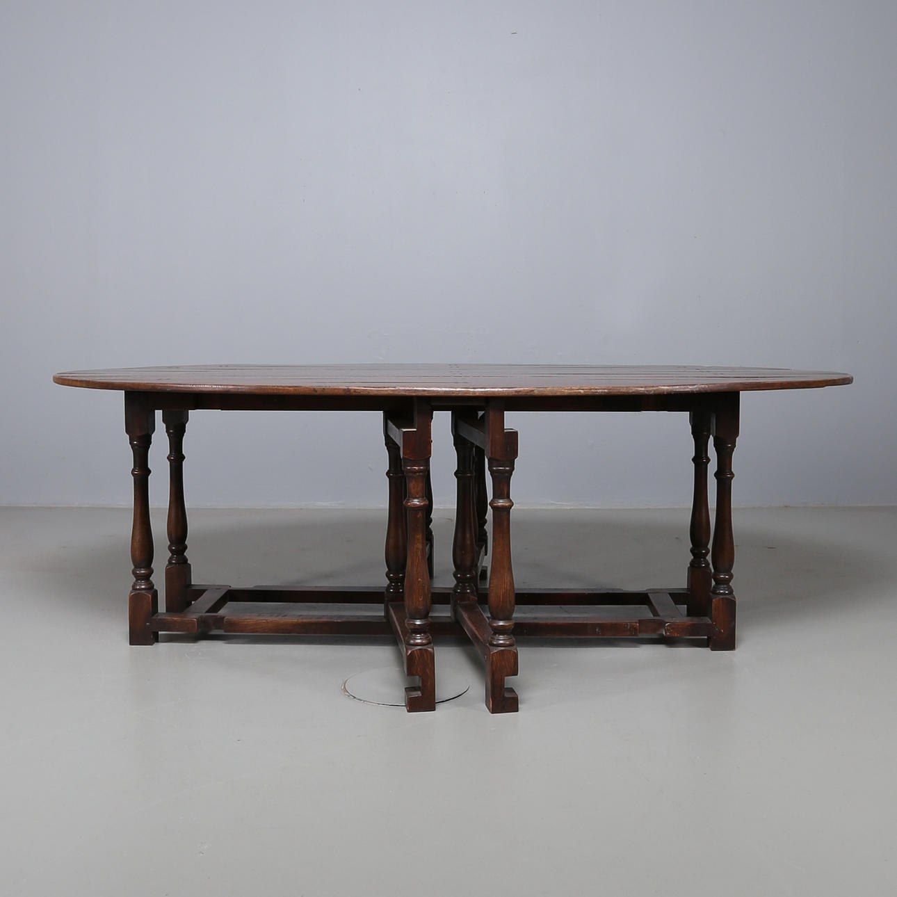 MESA DE BATALLA, roble, estilo barroco, Inglaterra, 1900.