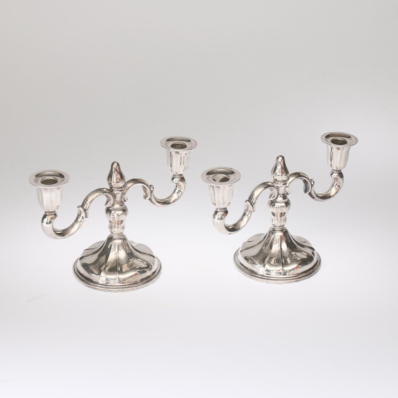 LJUSSTAKAR, ett par, silver, Norge, 1900-tal, 917 gram.