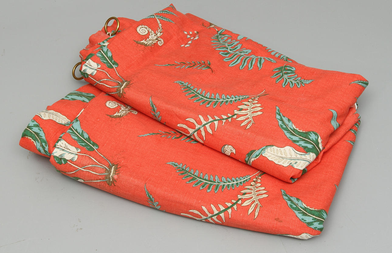 GARDINVÅDER, 2 st, "Stensöta" GP & J Baker, inköpta på Firma Svenskt tenn.