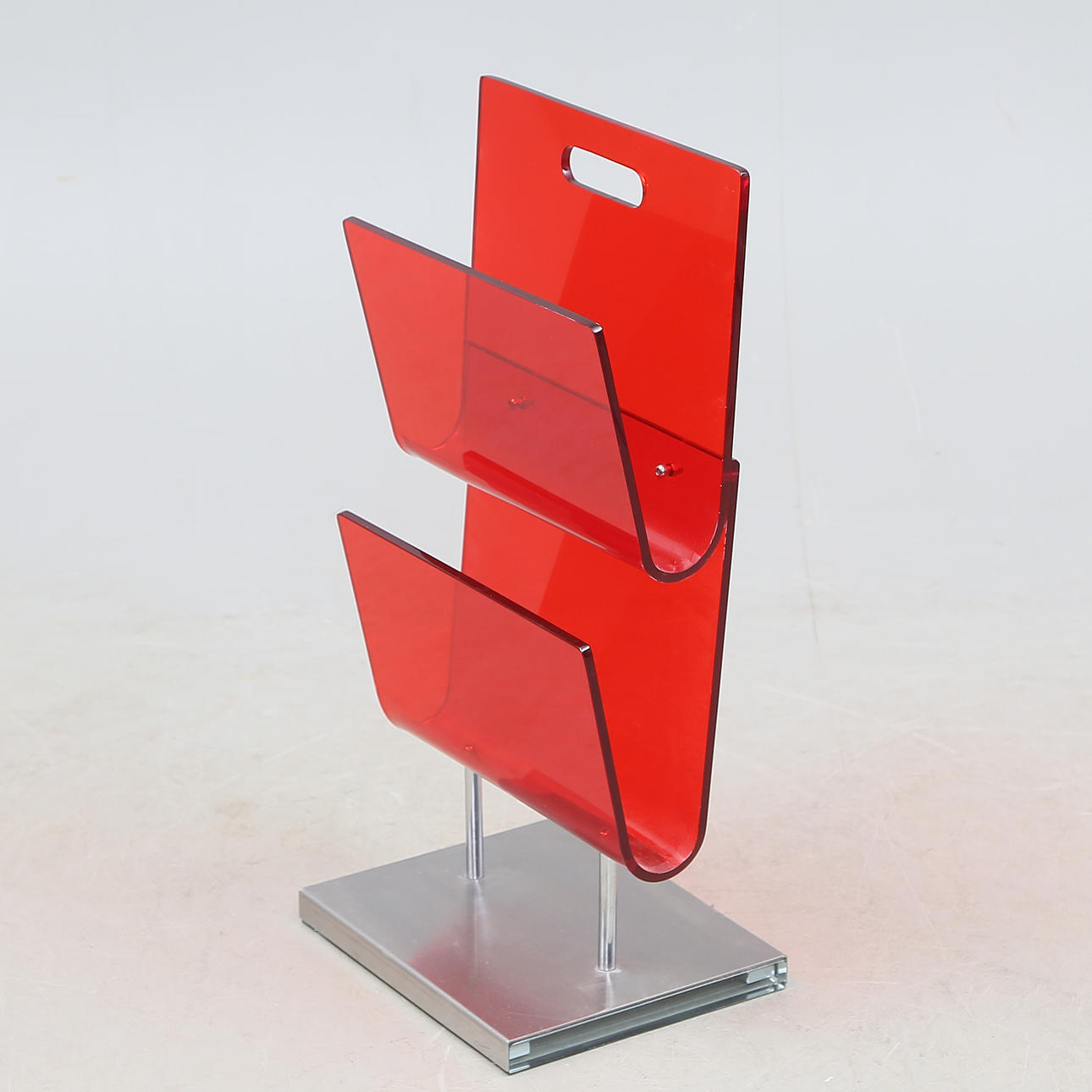 TIDNINGSSTÄLL, plast/metall, modernt.