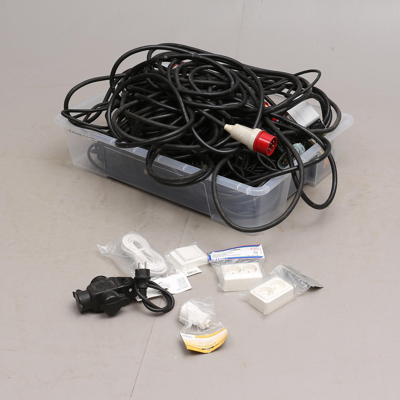 FÖRLÄNGNIGNSKABLAR, GRENDOSOR, m.m.