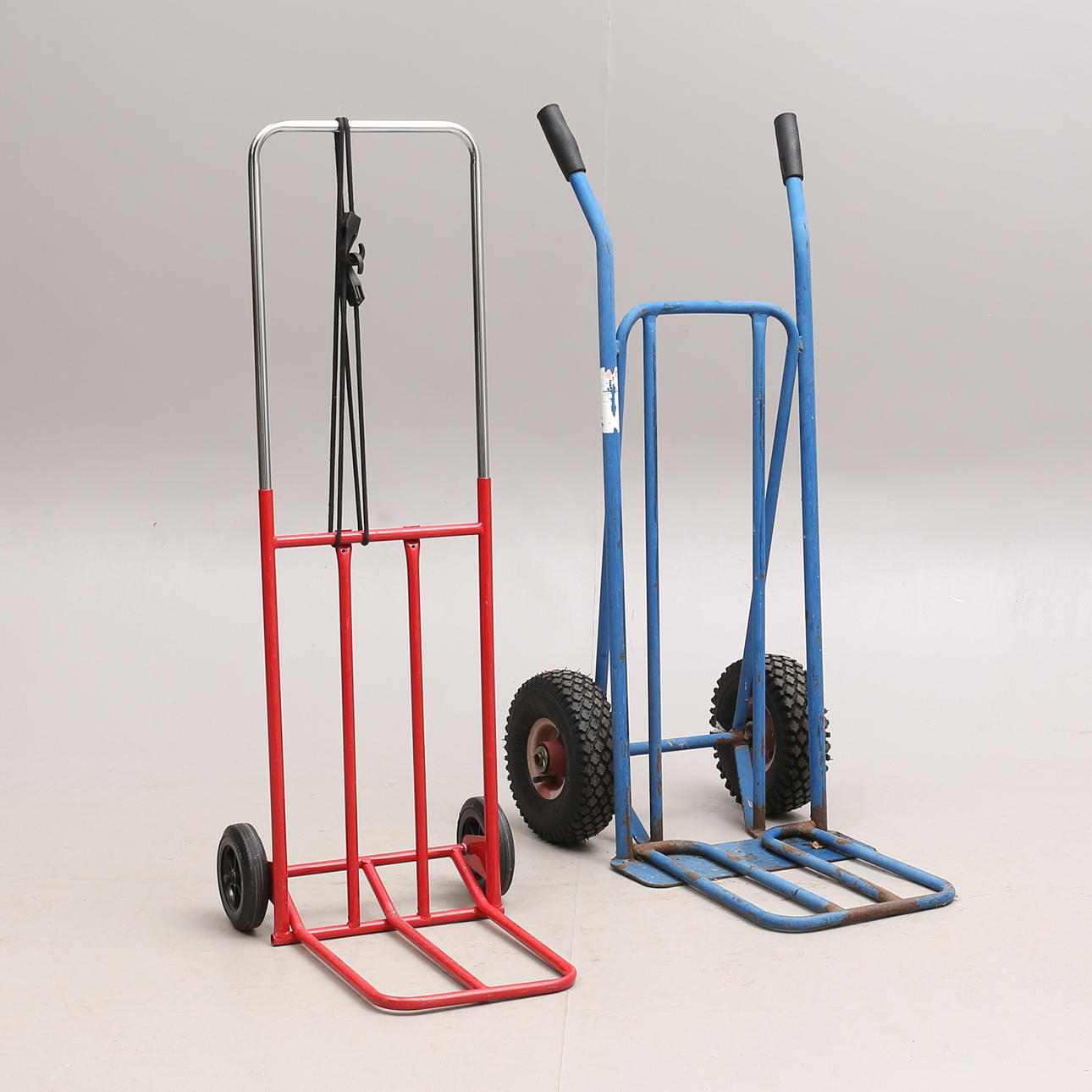 SÄCKKÄRROR, 2 st, 1900/2000-tal.