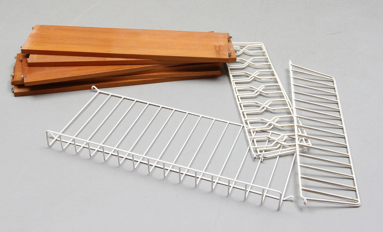 HYLLOR, 2 par gavlar, 6 hyllplan, tidningshylla. 1900-tal.