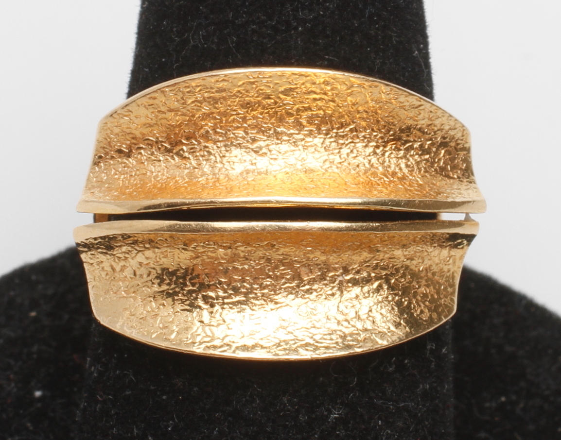 RING, 18k guld, vikt ca 6 gr.