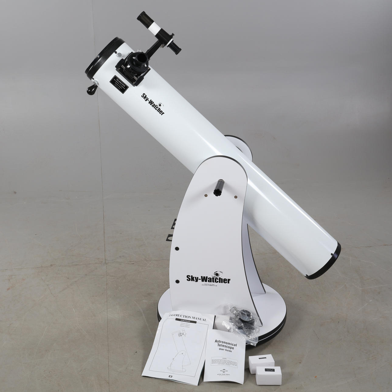 STJERNEKIKKERT / TELESKOP, "Skywatcher", Skyliner classic, 150/1200.