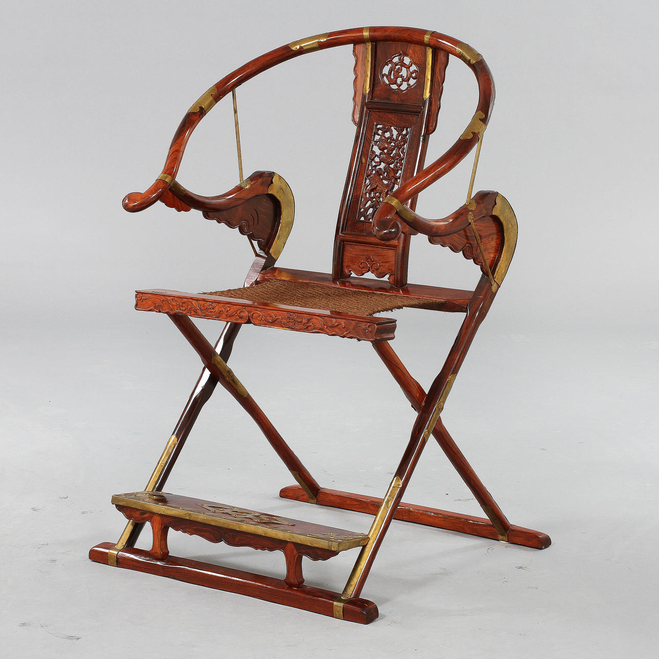 JAKTSTOL, Kina, 1900-tal.