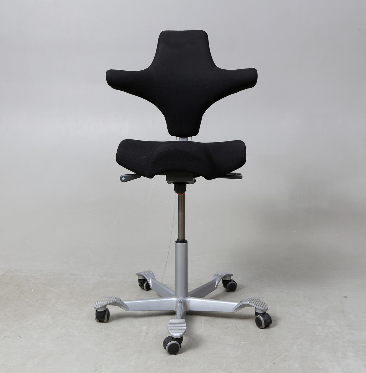 TYÖTUOLI, Håg Capisco 8106.