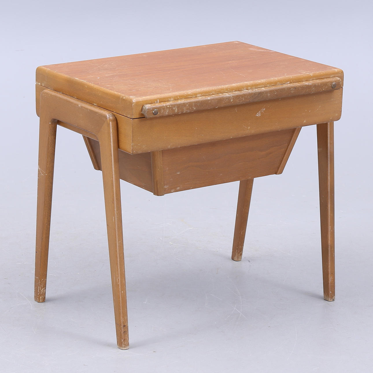 SYSKRIN, med indhold, DS møbler, Diö.