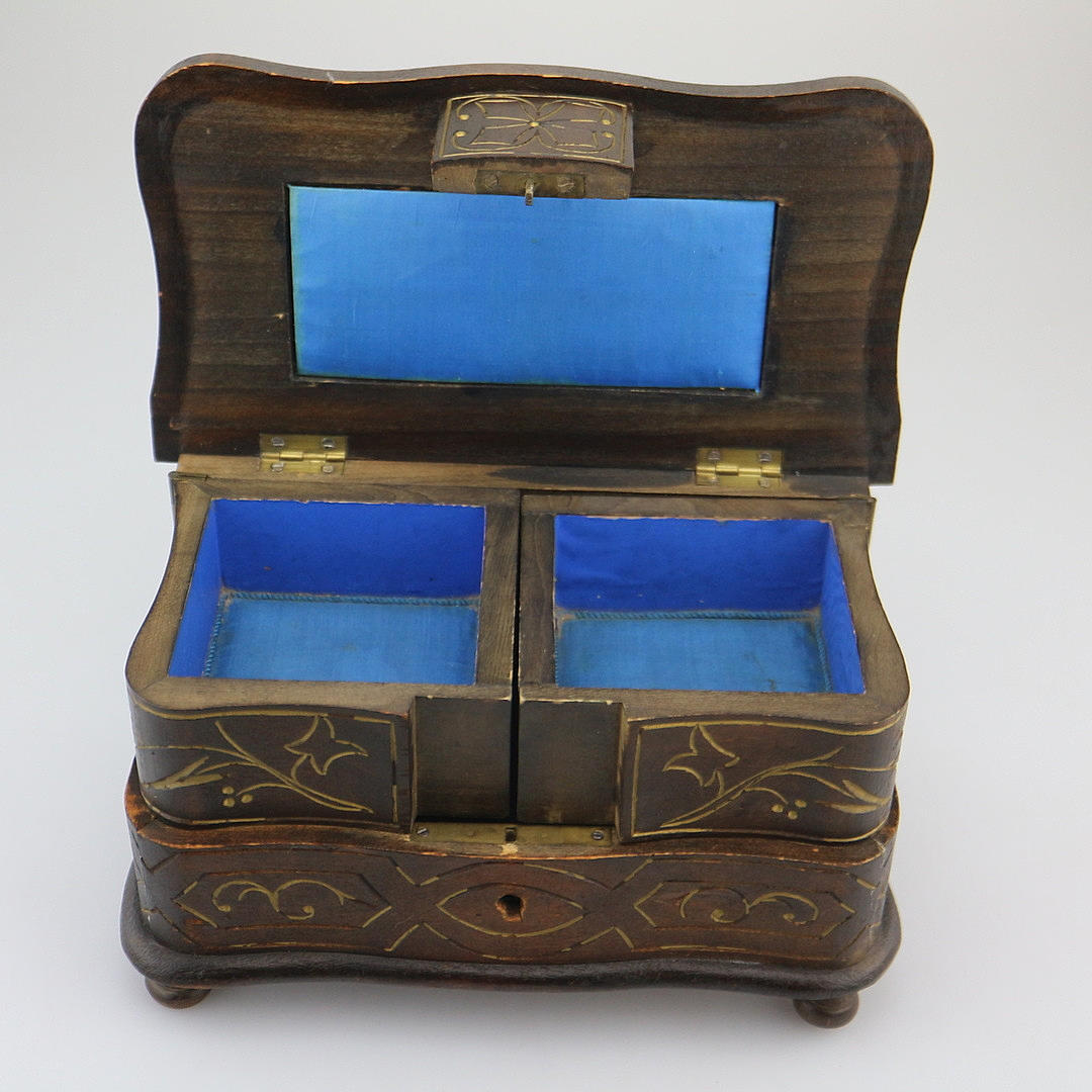 SCHMUCK SCHATULLE HOLZ ANTIK.