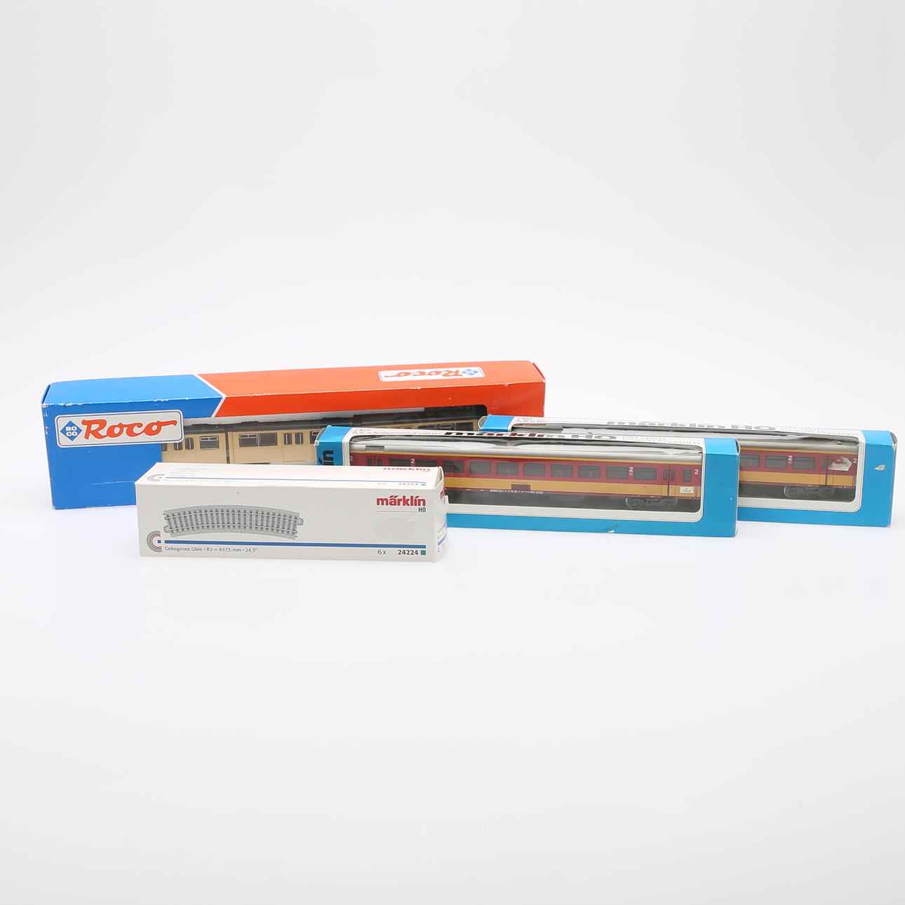 TÅGVAGNAR SAMT SPÅR, MÄRKLIN OCH ROCO.