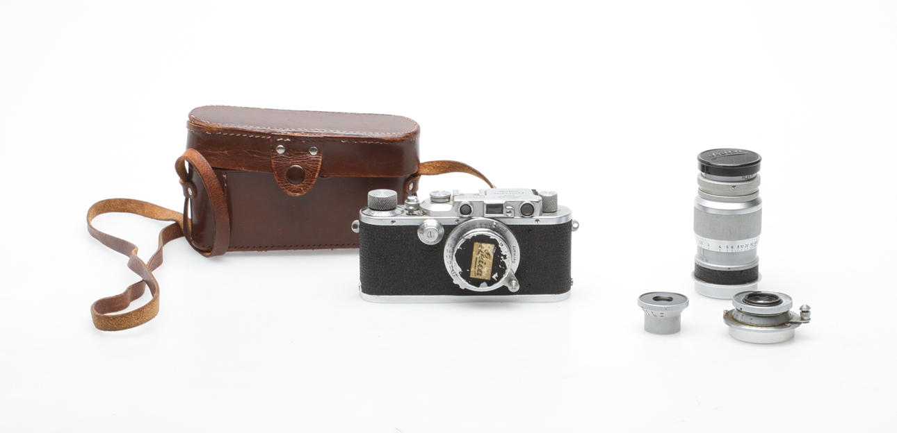 KAMERA, Leica 3 samt OBJEKTIV, 4 delar, 1900-tal.