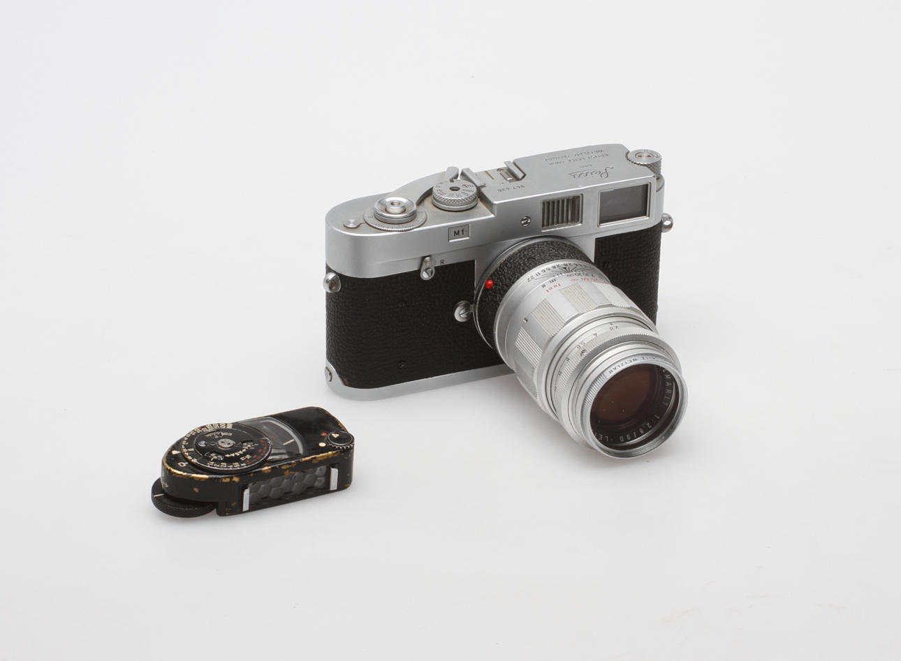 KAMERA, Leica M1, nro 967436.