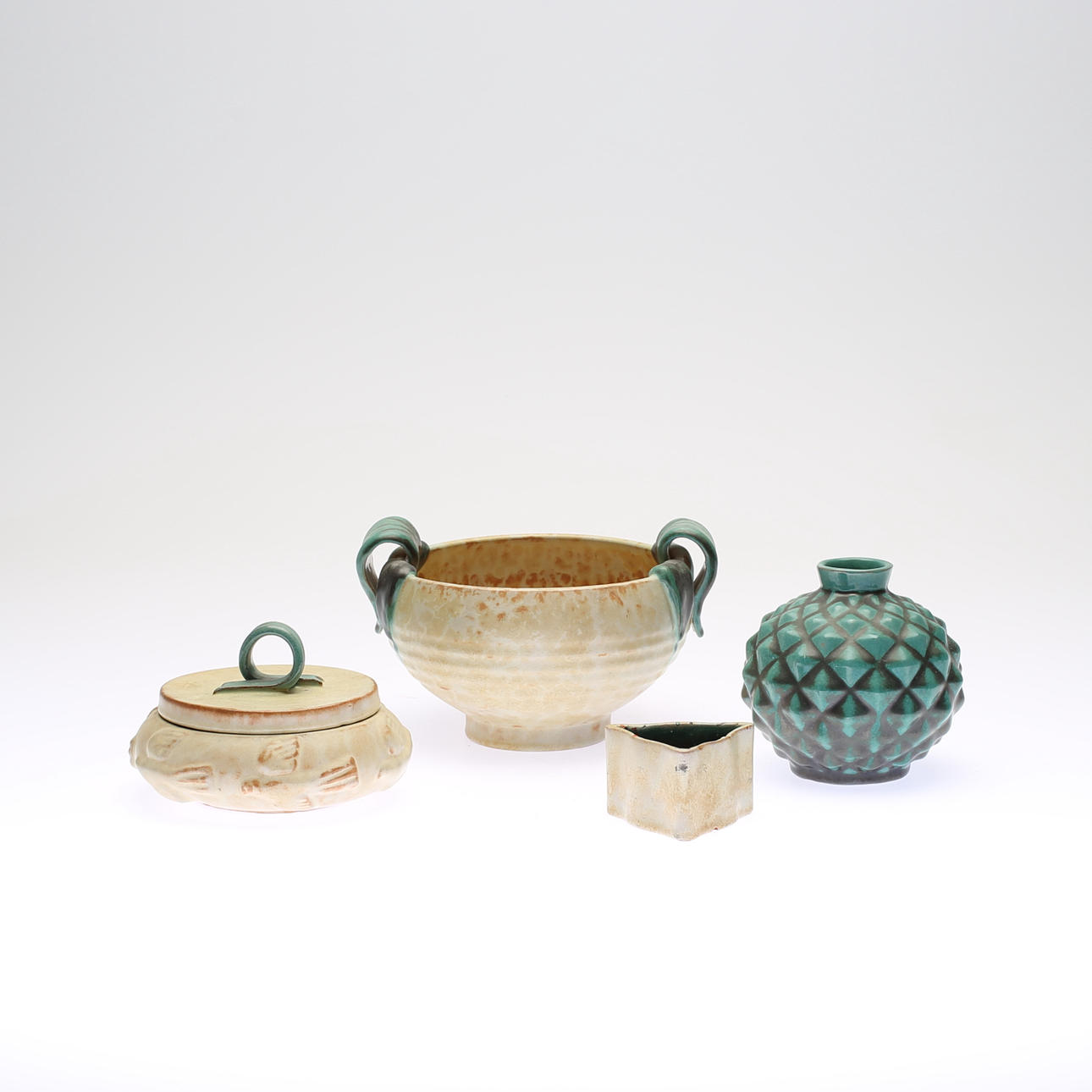 CERAMIC OBJECTS, 4 pcs, Uppsala-Ekeby.