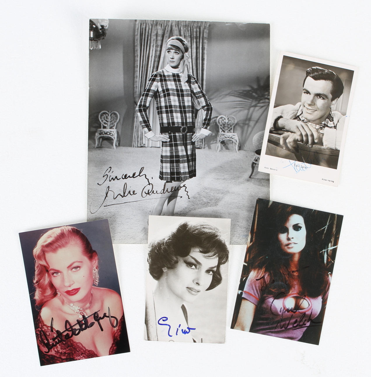 AUTOGRAFER, 4 st, Julie Andrews, Raquel Welch, Gina Lollobrigida, Anita Ekberg.