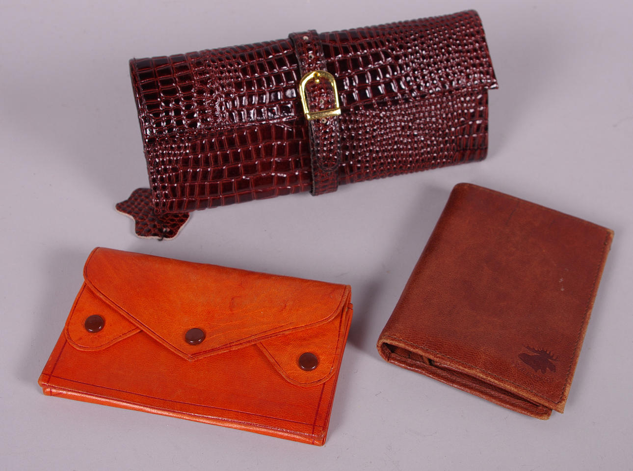 VÄSKA SAMT 2 BÖRSAR.