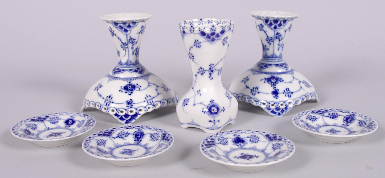 LJUSSTAKAR, VAS SAMT ASKFAT, "Musselmalet", Royal Copenhagen.