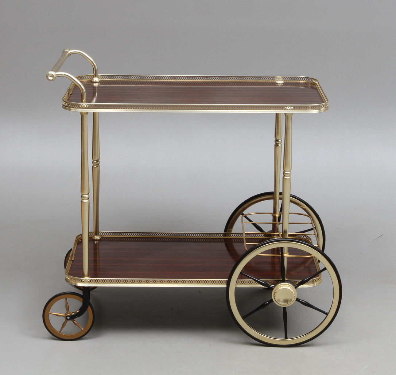 SERVERINGSVAGN, 1900-tal.