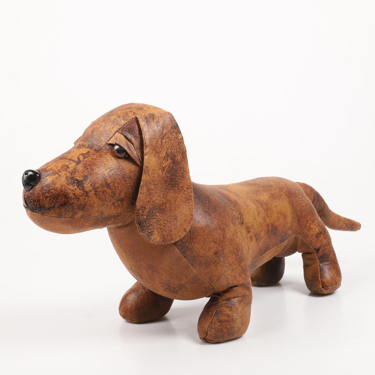 JALAPALLO, mäyräkoira, ruskea nahka.