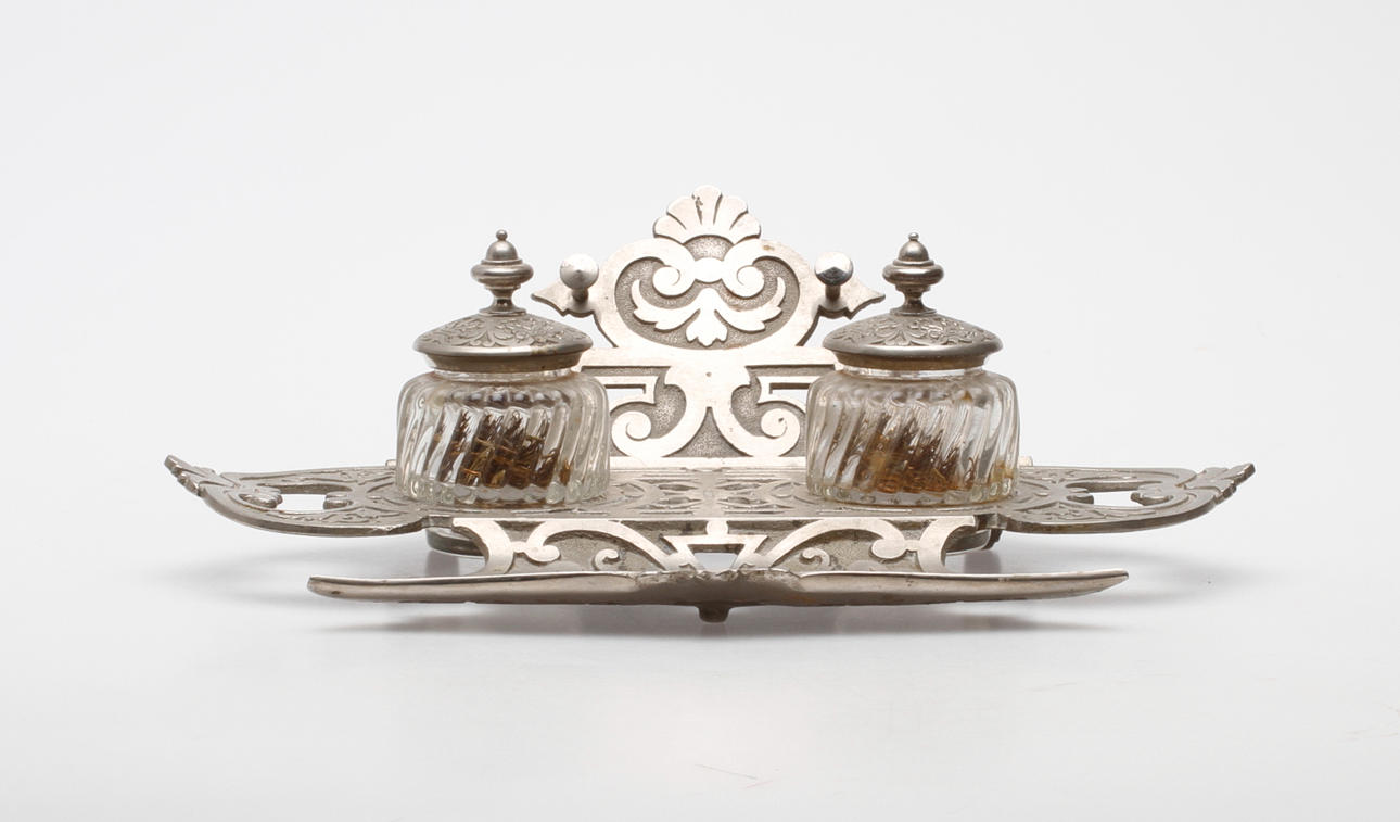 SKRIVSTÄLL, vitmetall, Eskilstuna.