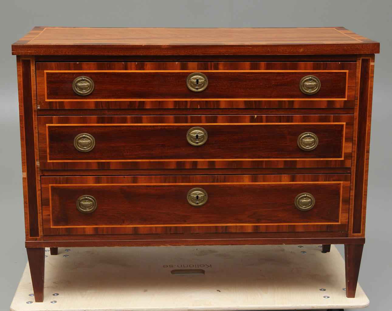 BYRÅ, empirestil, 1800-talet slut.