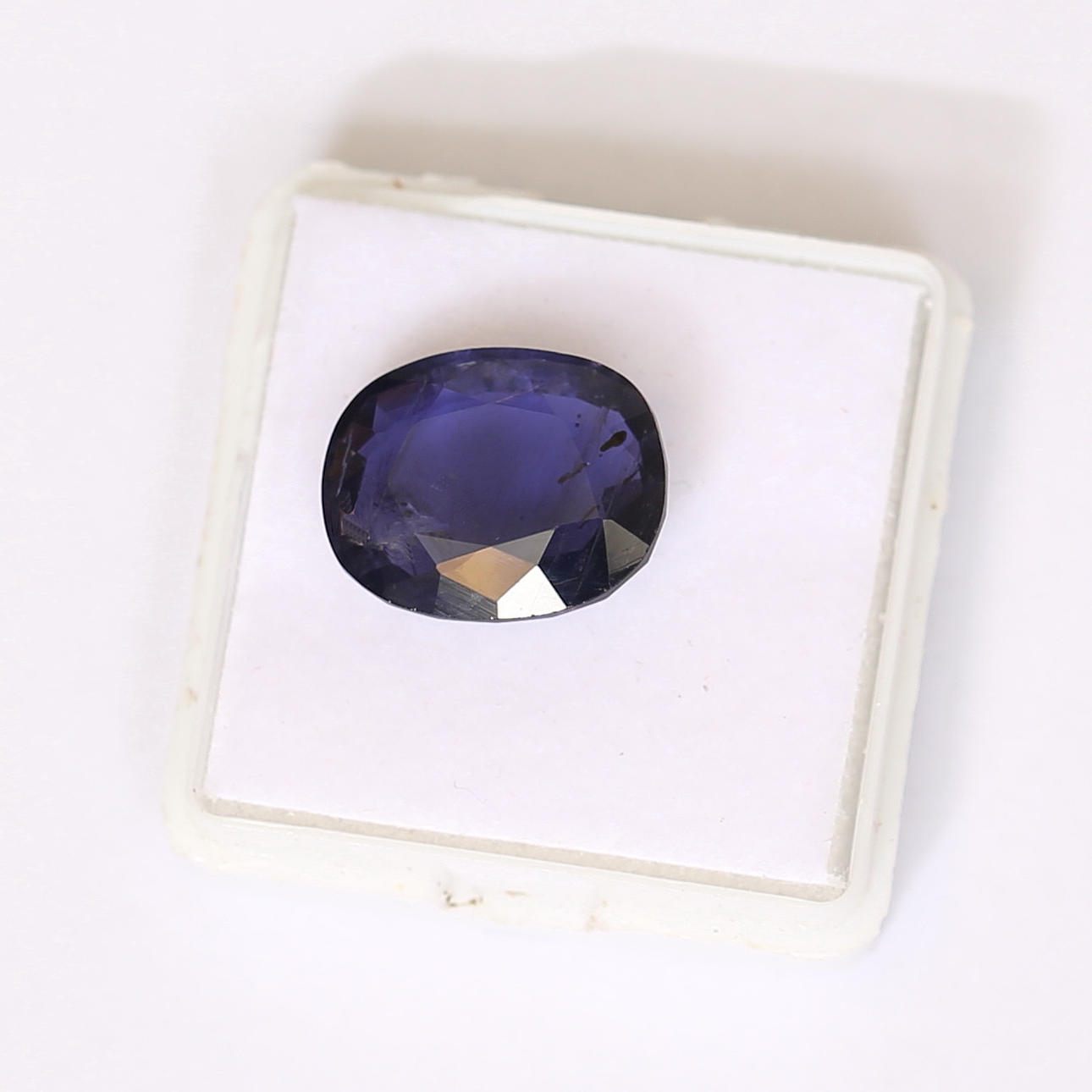 VATTENSAFIR, iolit, cirka 7,2ct.