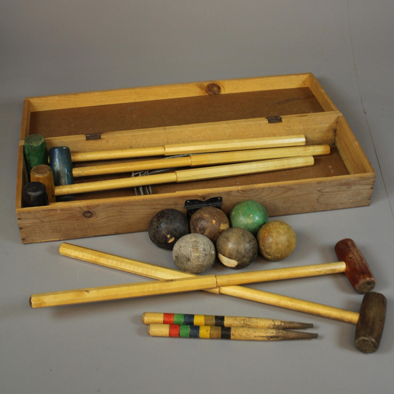 CROCKET GAME, wooden game in box 18/1900s.